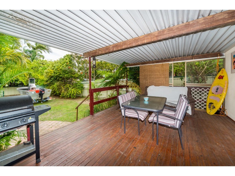 152 Government Road, Labrador QLD 4215