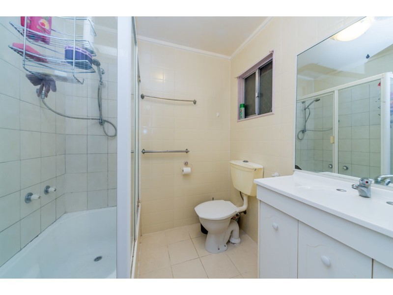 152 Government Road, Labrador QLD 4215