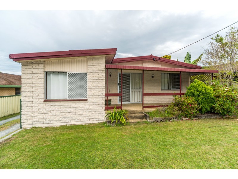 152 Government Road, Labrador QLD 4215