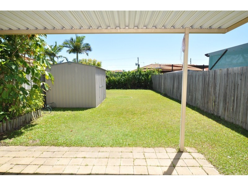 1/12 Stephanie Court, Labrador QLD 4215