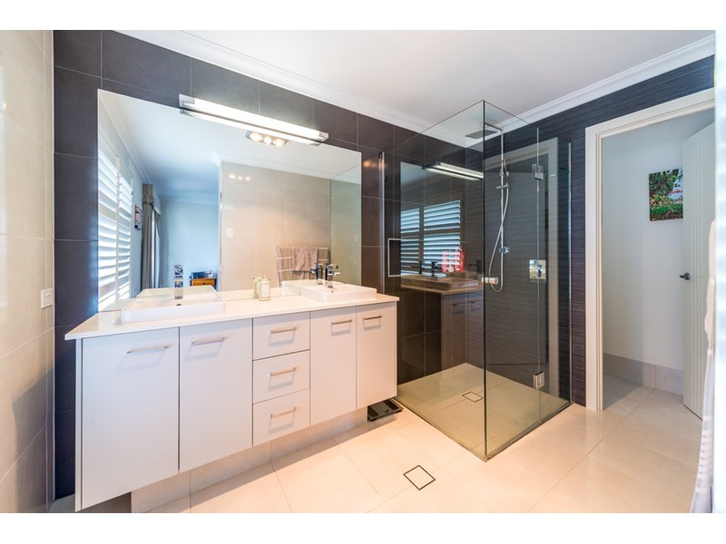 8 Formentera Street, Coombabah QLD 4216