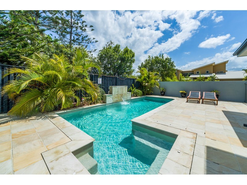 8 Formentera Street, Coombabah QLD 4216