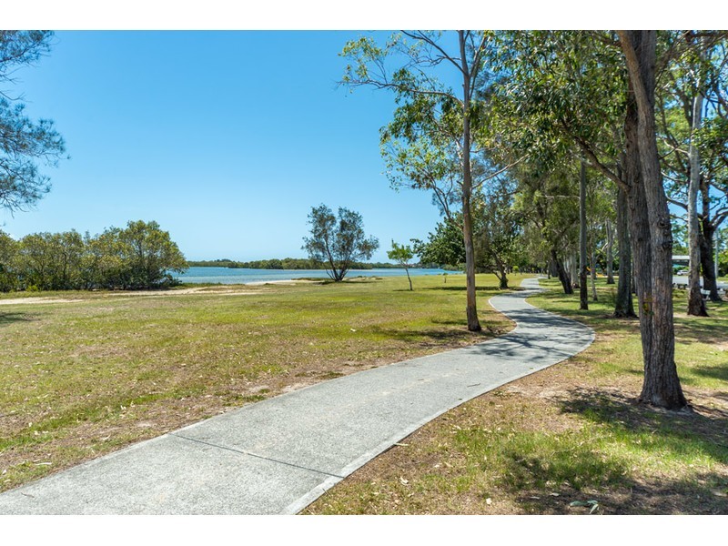 19 The Esplanade, Coombabah QLD 4216