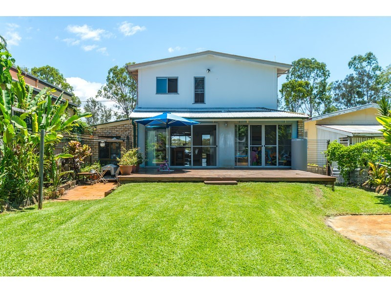 19 The Esplanade, Coombabah QLD 4216