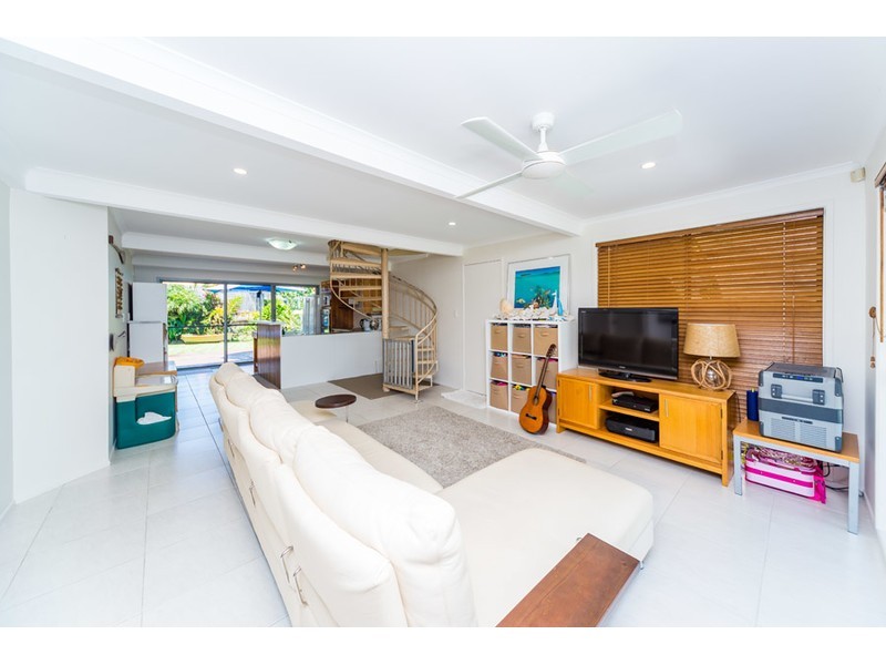 19 The Esplanade, Coombabah QLD 4216