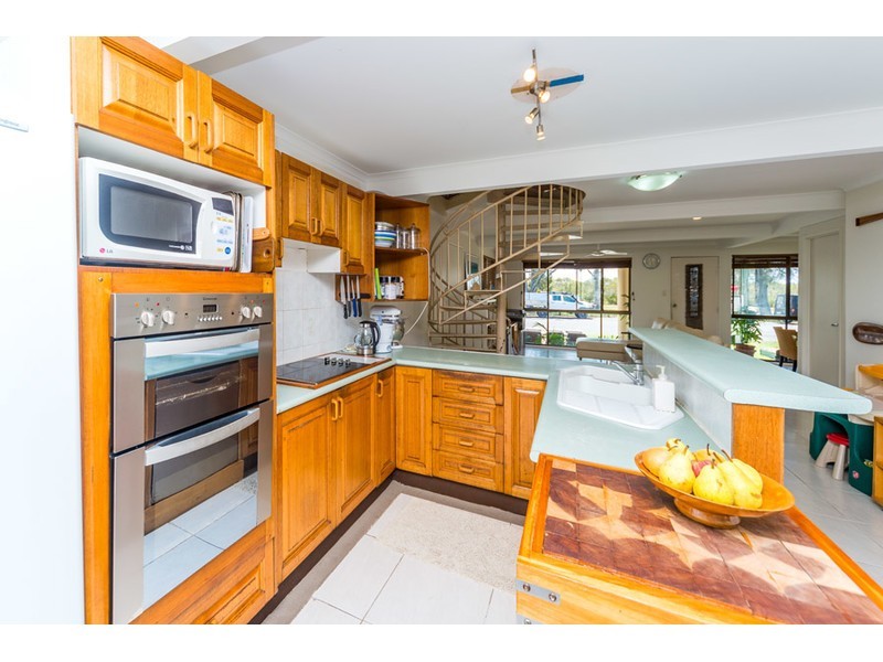 19 The Esplanade, Coombabah QLD 4216