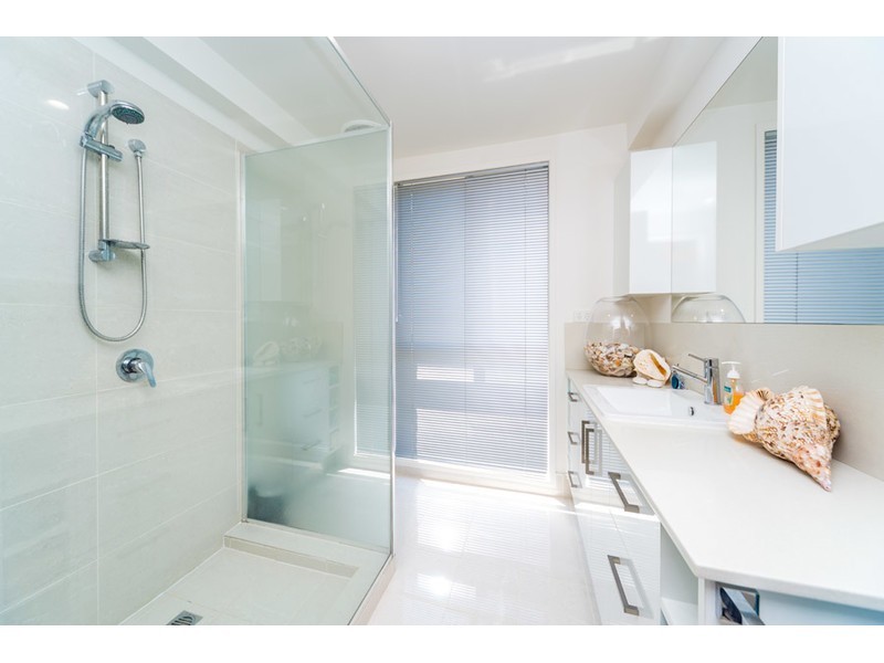 19 The Esplanade, Coombabah QLD 4216