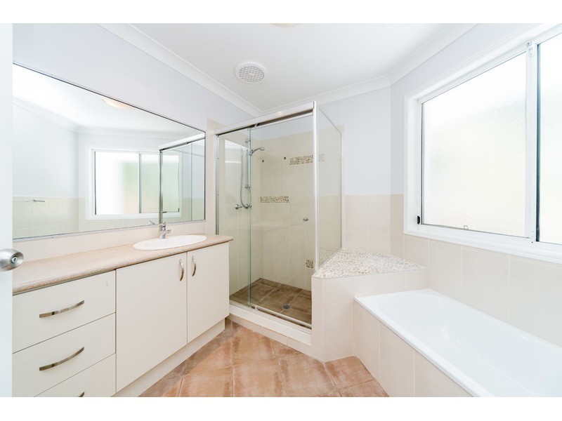 17 Parkwood Boulevarde, Parkwood QLD 4214
