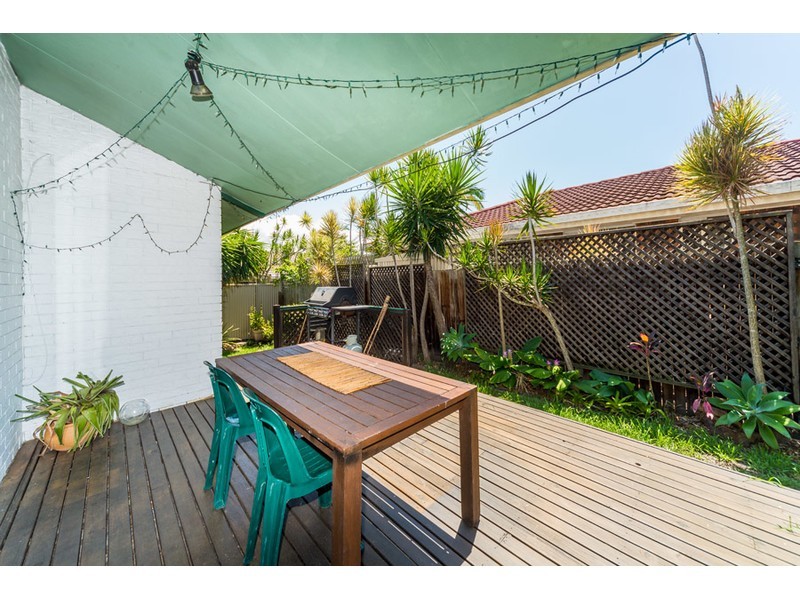 2/140 Oxley Drive, Paradise Point QLD 4216