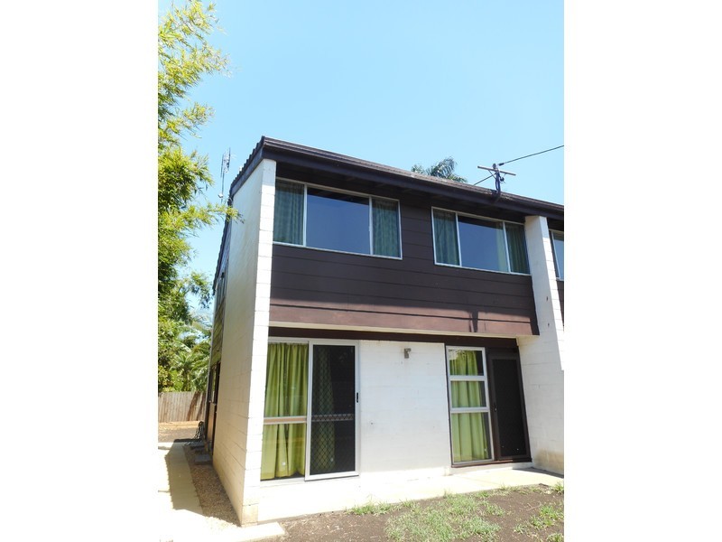 2/24 Gordon Street, Labrador QLD 4215