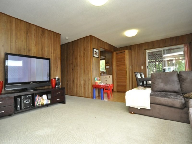260 Bayview Street, Hollywell QLD 4216