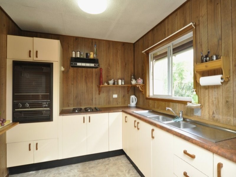260 Bayview Street, Hollywell QLD 4216