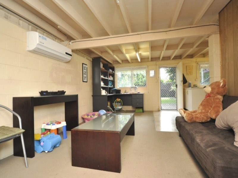 260 Bayview Street, Hollywell QLD 4216