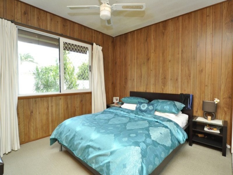 260 Bayview Street, Hollywell QLD 4216