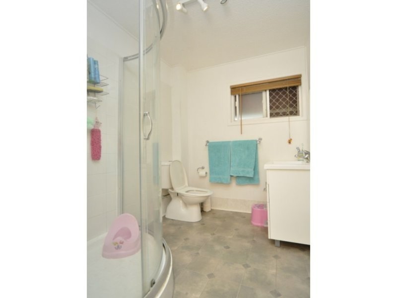 260 Bayview Street, Hollywell QLD 4216