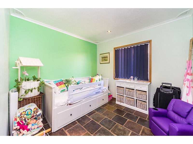 51 Annerley Avenue, Runaway Bay QLD 4216