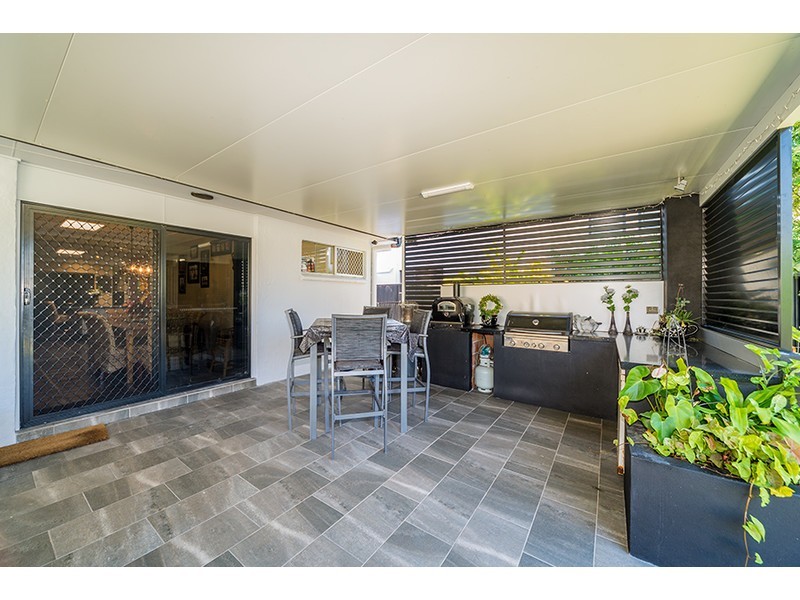 51 Annerley Avenue, Runaway Bay QLD 4216