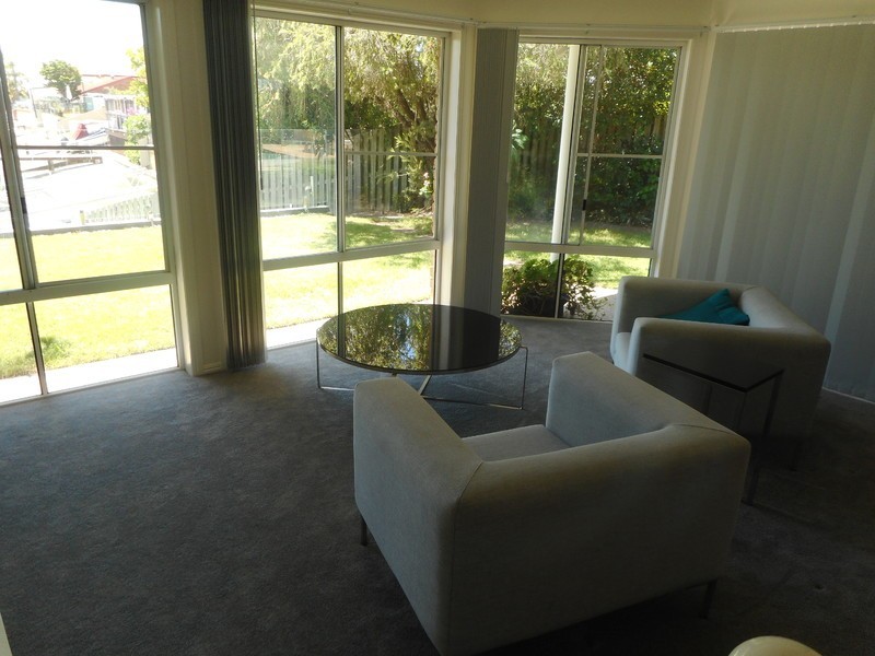13 Tradewinds Avenue, Paradise Point QLD 4216