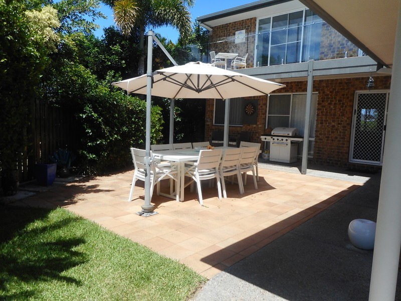 13 Tradewinds Avenue, Paradise Point QLD 4216