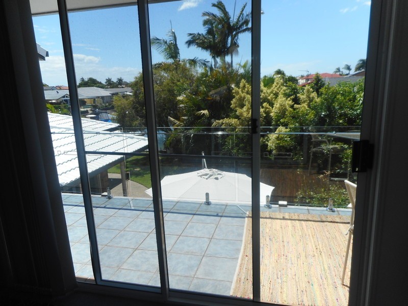 13 Tradewinds Avenue, Paradise Point QLD 4216
