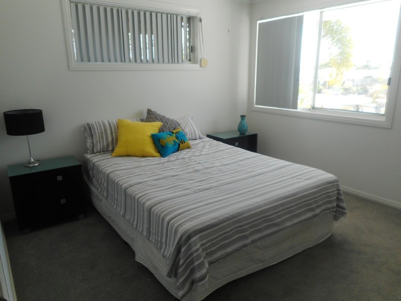 13 Tradewinds Avenue, Paradise Point QLD 4216