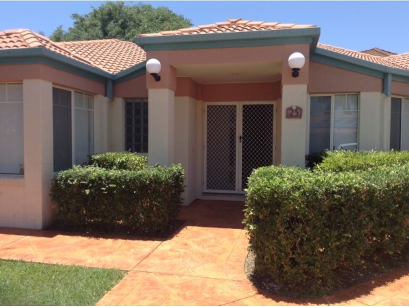 25 Shinnecock Close, Hope Island QLD 4212