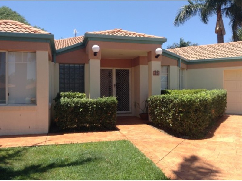 25 Shinnecock Close, Hope Island QLD 4212
