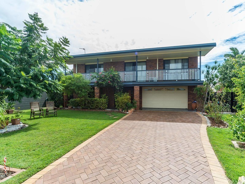 3 Ama Avenue, Runaway Bay QLD 4216