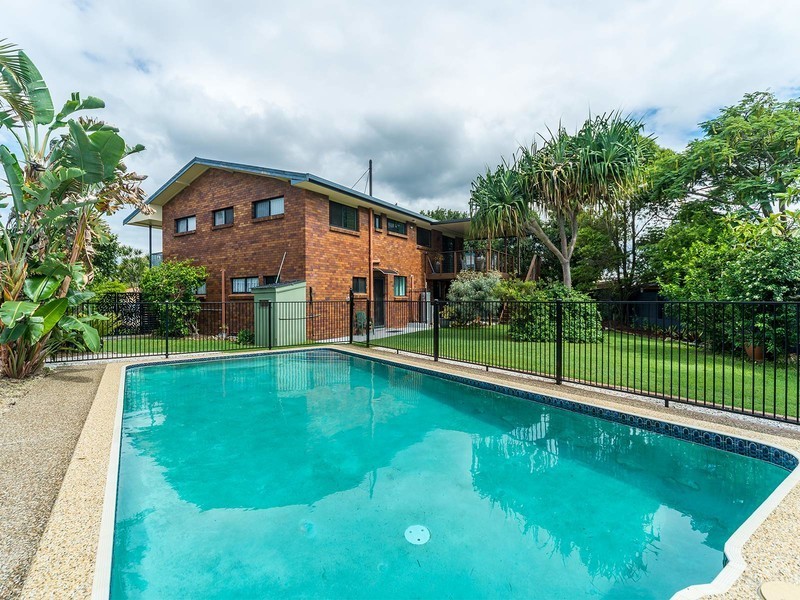 3 Ama Avenue, Runaway Bay QLD 4216