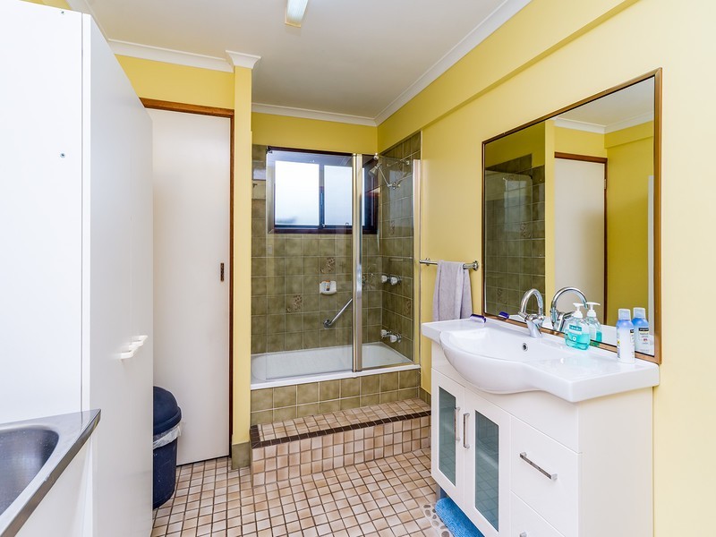 3 Ama Avenue, Runaway Bay QLD 4216