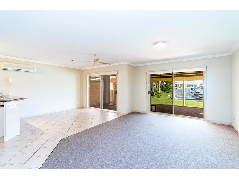 22/76 Bayview Street, Runaway Bay QLD 4216