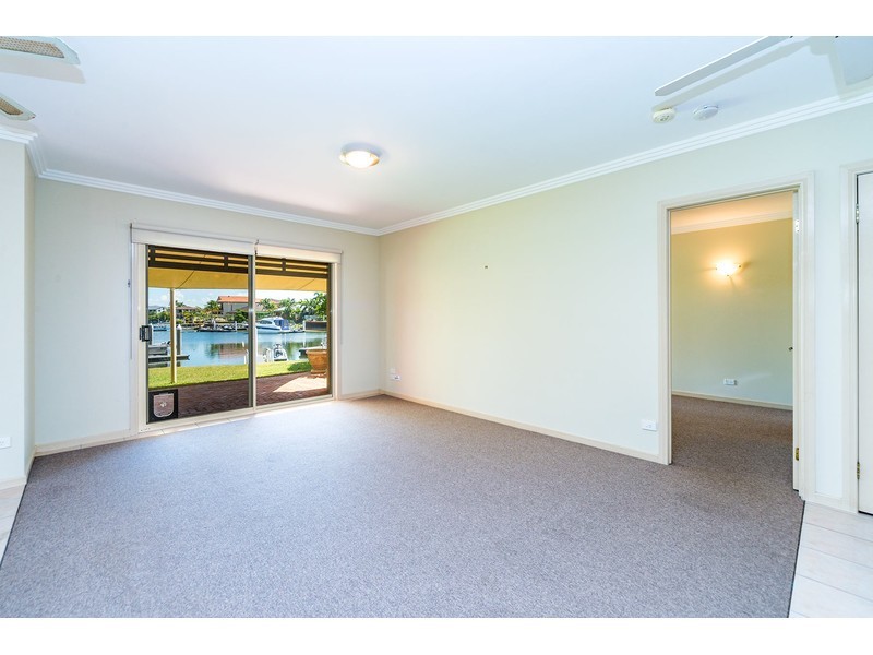 22/76 Bayview Street, Runaway Bay QLD 4216