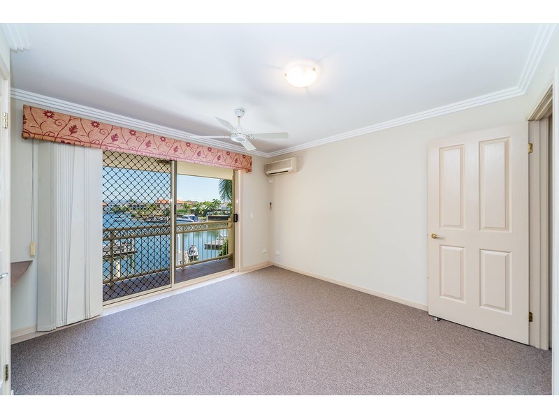 22/76 Bayview Street, Runaway Bay QLD 4216