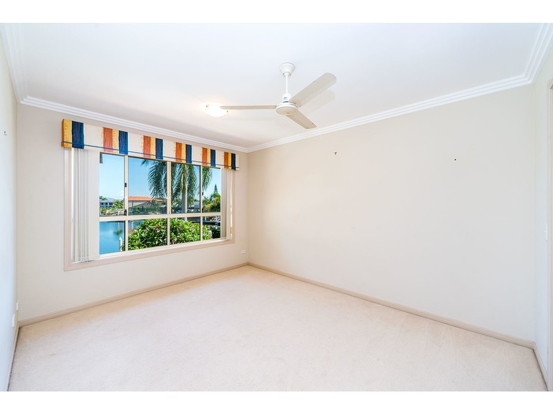 22/76 Bayview Street, Runaway Bay QLD 4216