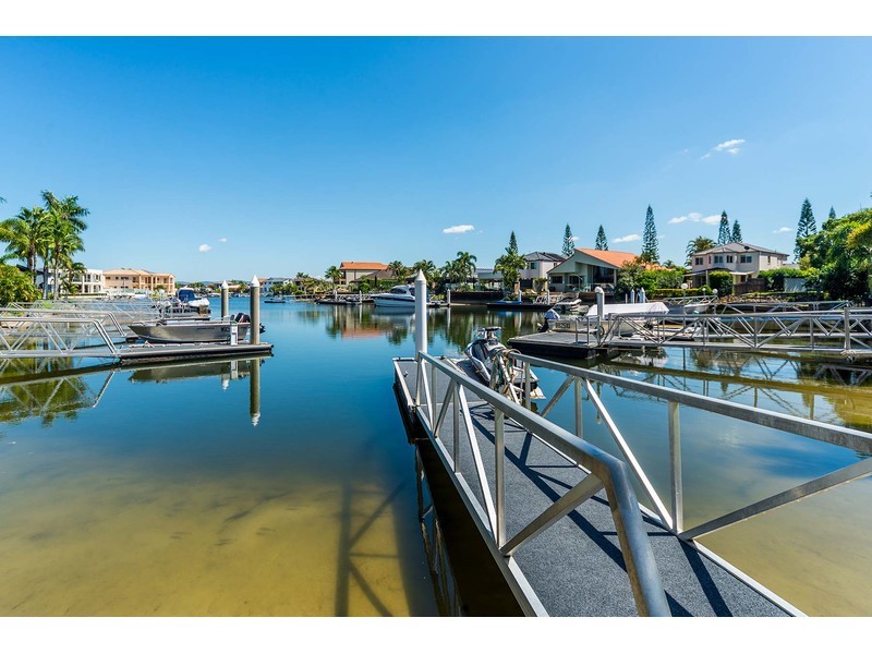 22/76 Bayview Street, Runaway Bay QLD 4216