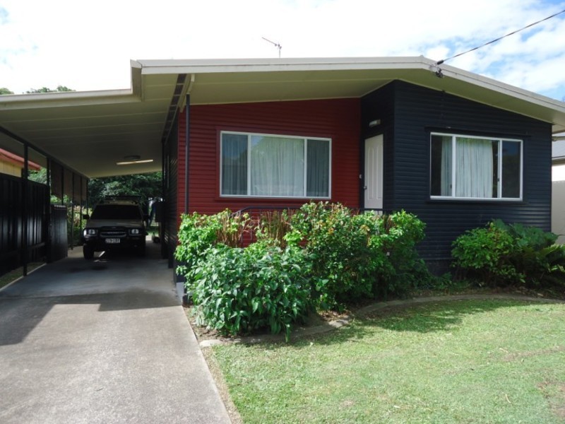 9 Nevenia Street, Labrador QLD 4215