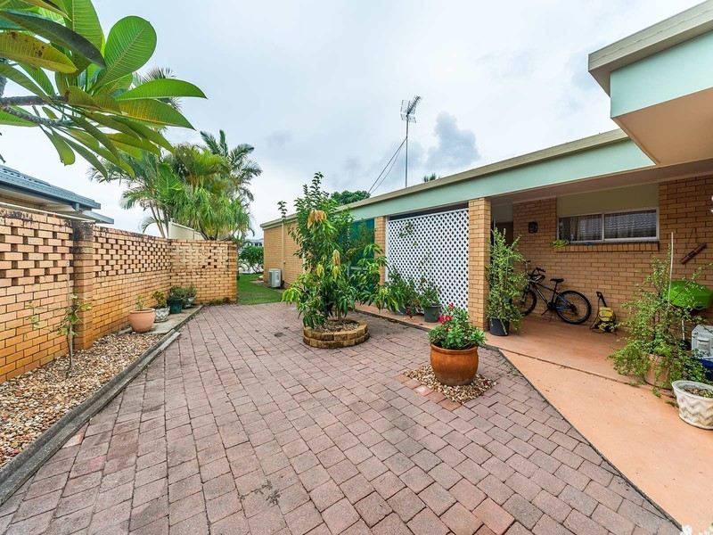 61 Abalone Avenue, Paradise Point QLD 4216