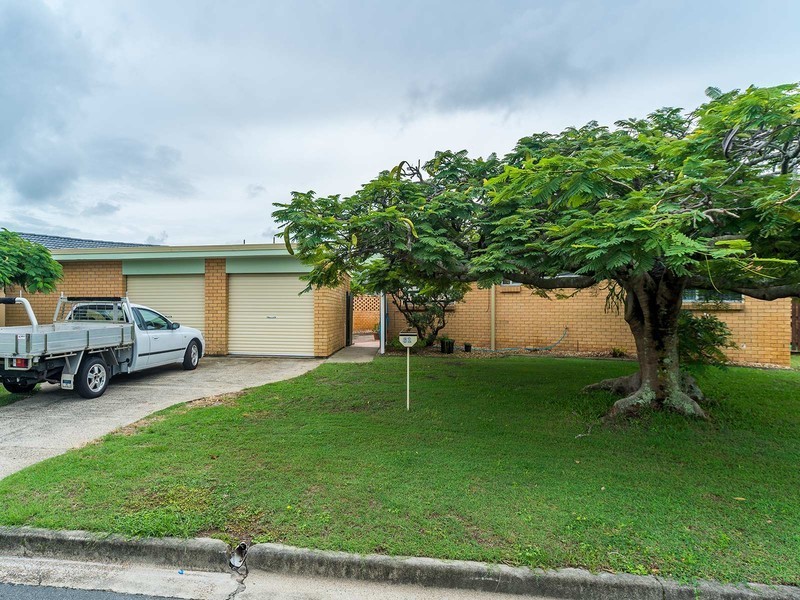 61 Abalone Avenue, Paradise Point QLD 4216
