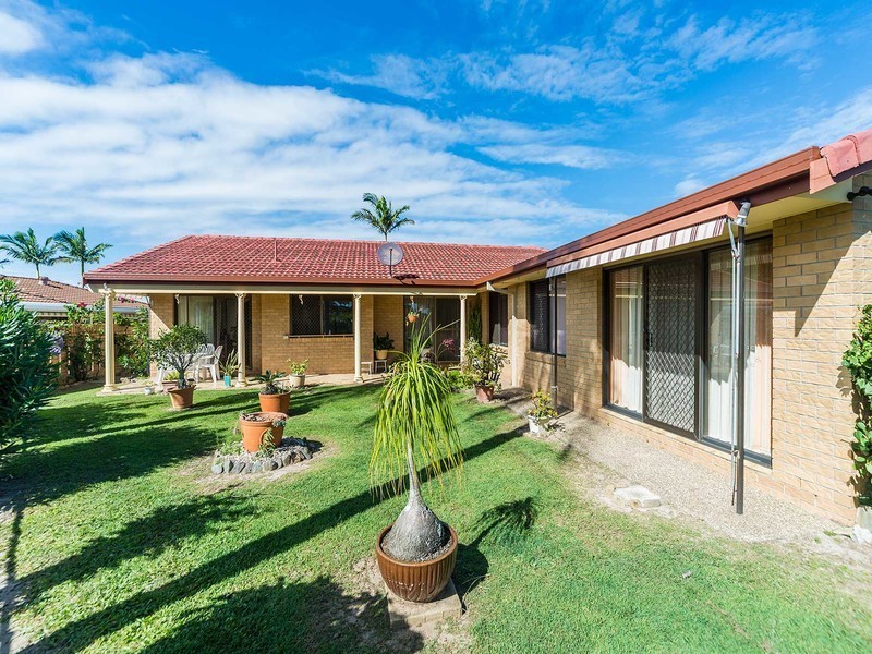 23 Tradewinds Avenue, Paradise Point QLD 4216