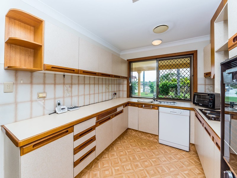 23 Tradewinds Avenue, Paradise Point QLD 4216