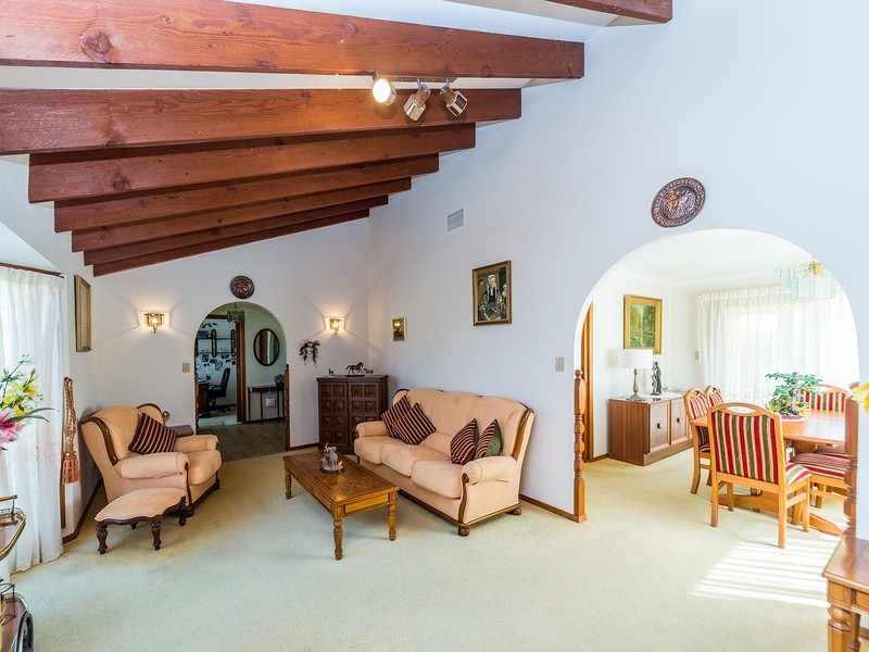 23 Tradewinds Avenue, Paradise Point QLD 4216