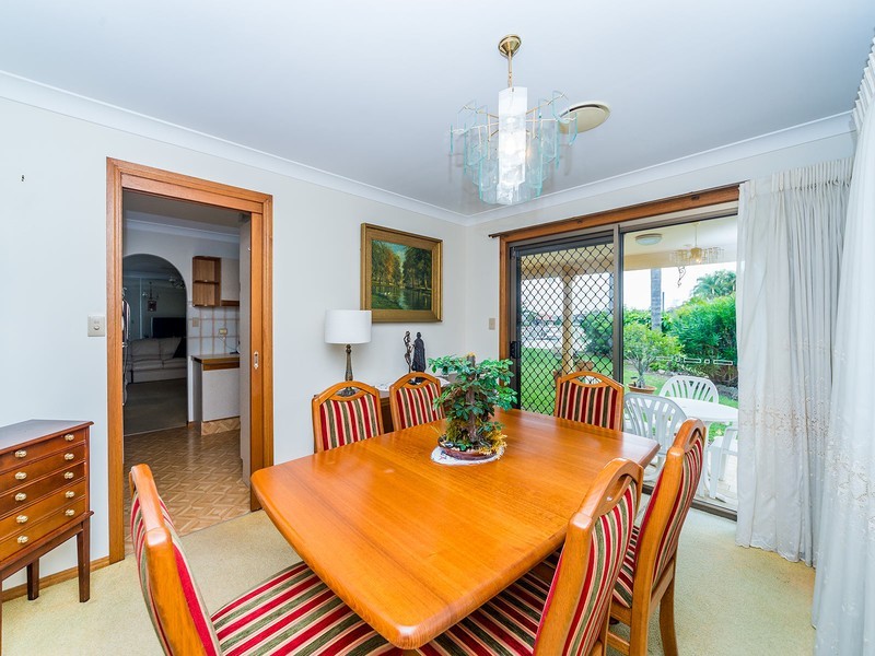 23 Tradewinds Avenue, Paradise Point QLD 4216