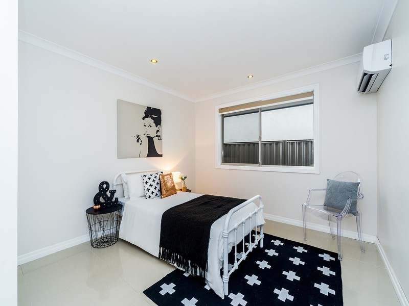 25 Ashgrove Avenue, Runaway Bay QLD 4216