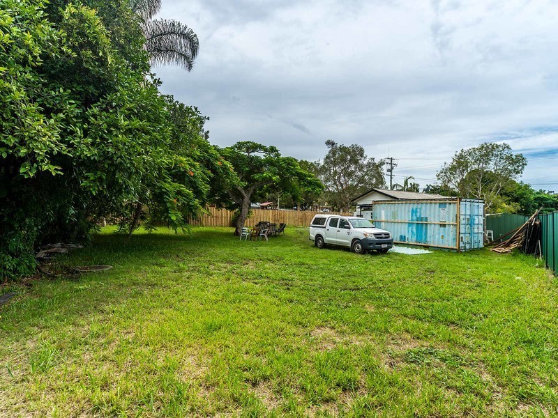 4A Turpin Road, Labrador QLD 4215