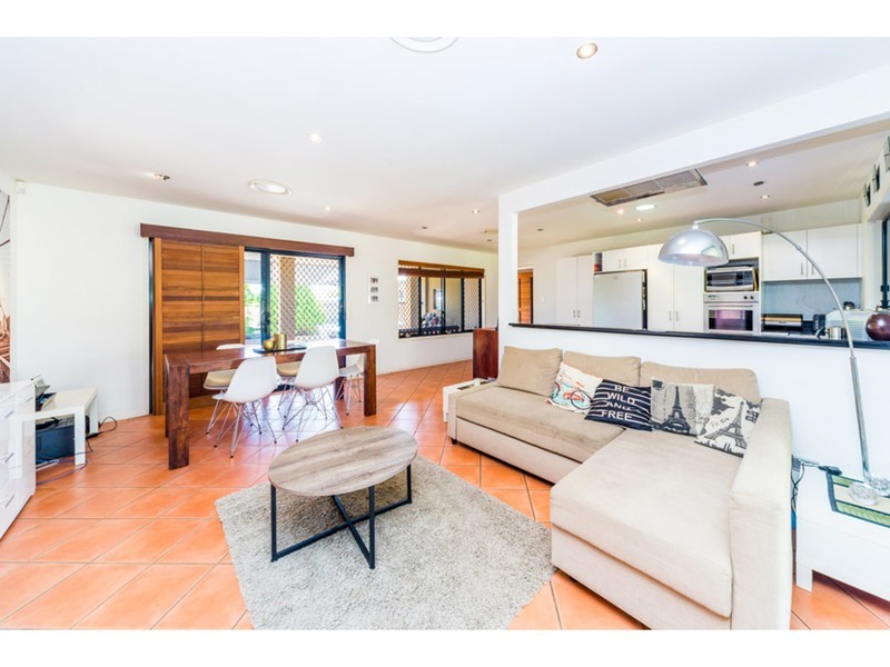 145 Bayview Street, Runaway Bay QLD 4216