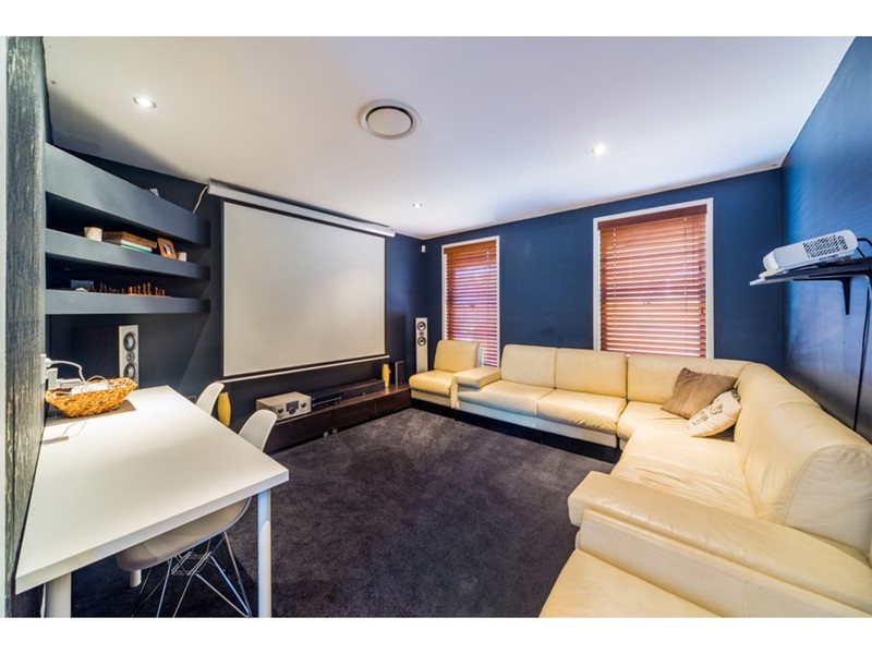 145 Bayview Street, Runaway Bay QLD 4216