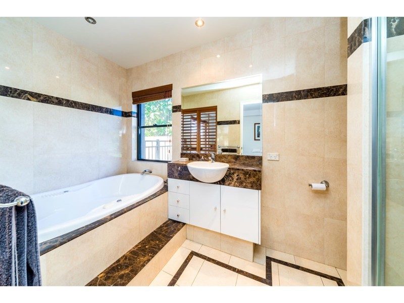 145 Bayview Street, Runaway Bay QLD 4216