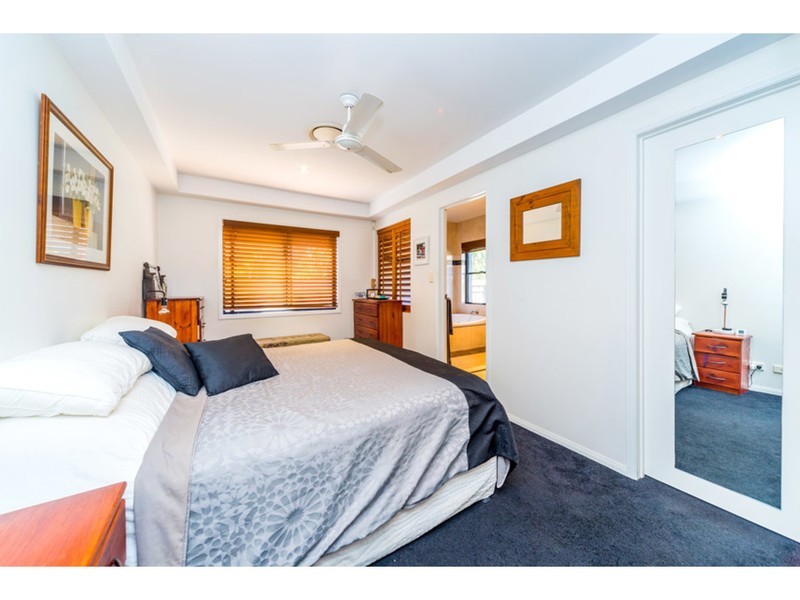 145 Bayview Street, Runaway Bay QLD 4216