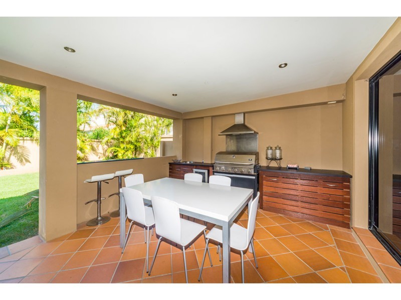145 Bayview Street, Runaway Bay QLD 4216