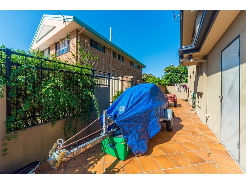 145 Bayview Street, Runaway Bay QLD 4216